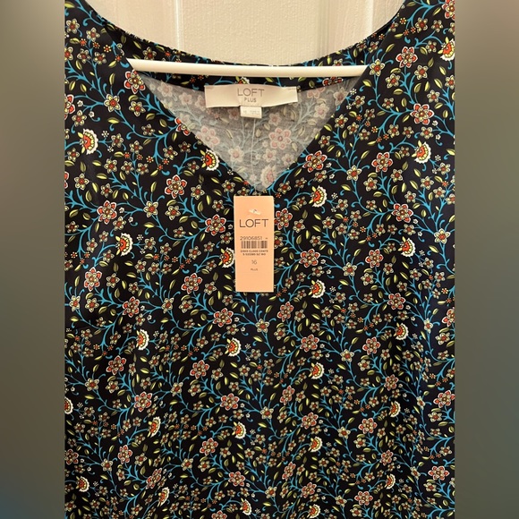 LOFT V-Neck Sleeveless Navy & w/ Red, Yellow & Blue Floral Print Blouse - Picture 3 of 5